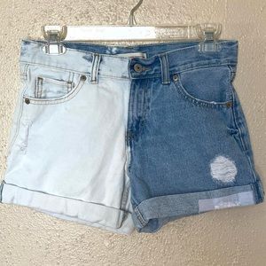 Levi’s Two Toned Jean Shorts